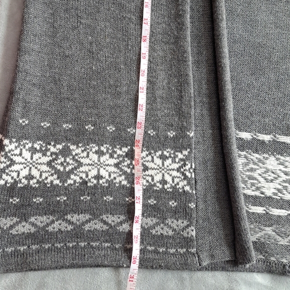 United States Sweaters Women's Size Large Gray & White Holiday Cardigan - Picture 11 of 12